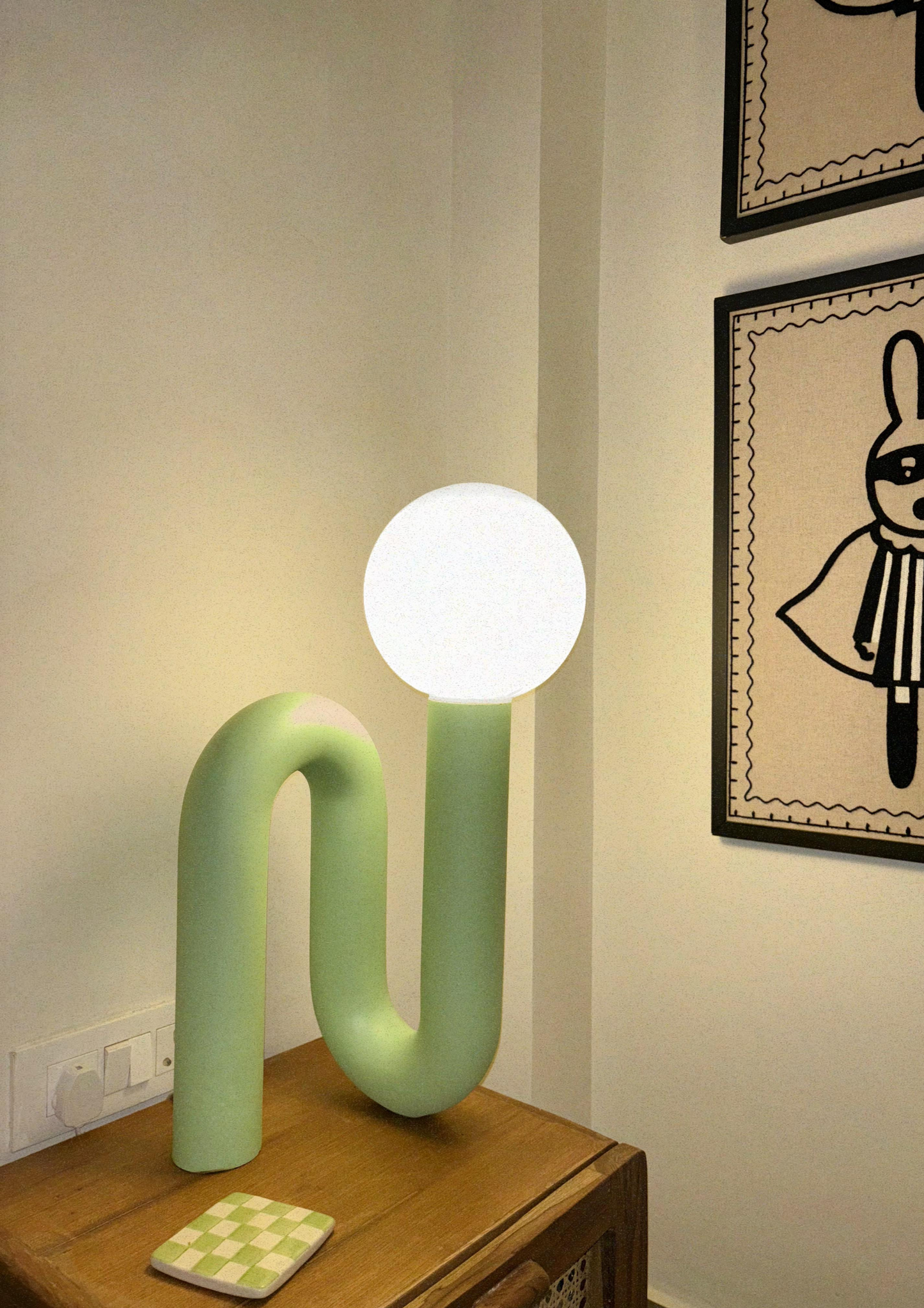TABLE LAMP